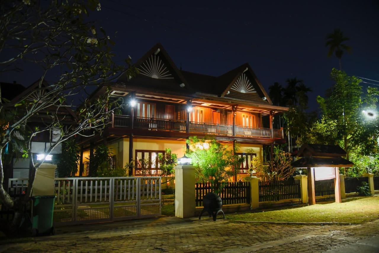 Kongmany Colonial House Hotell Muang Không Exteriör bild