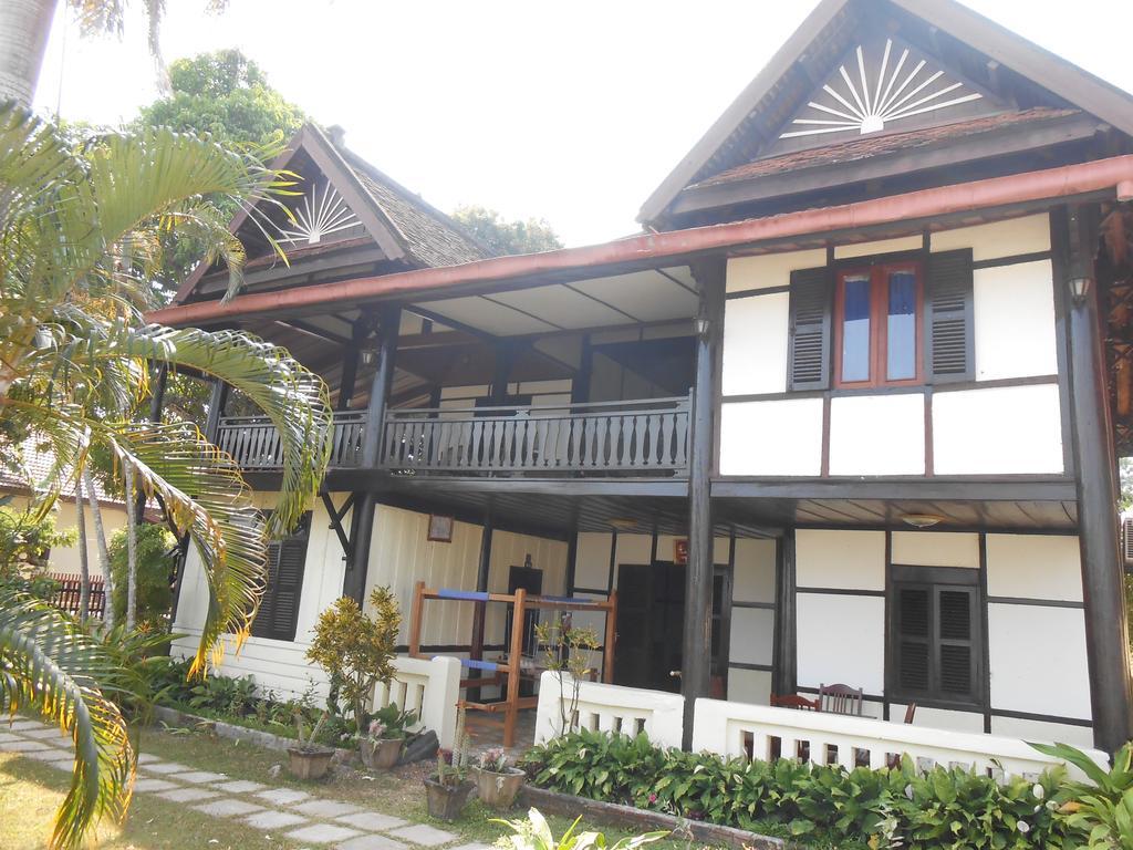 Kongmany Colonial House Hotell Muang Không Exteriör bild